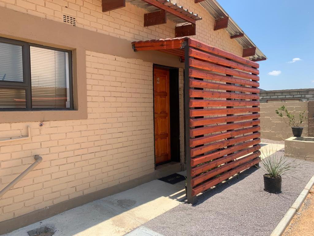 Letlhakeng Park-Route Apartments
